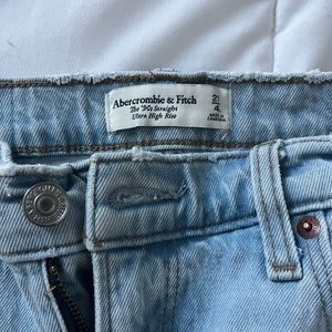 Abercrombie and Fitch 90s high rise jean